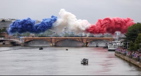 "للمرة الخامسة".. إلغاء تدريبات السباحة في نهر السين بسبب سوء نوعية المياه